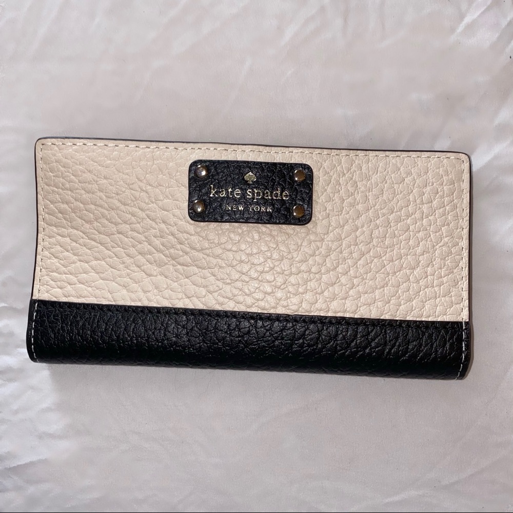 ✨Kate Spade Wallet✨